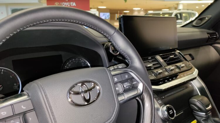 Toyota Land Cruiser 300 2021